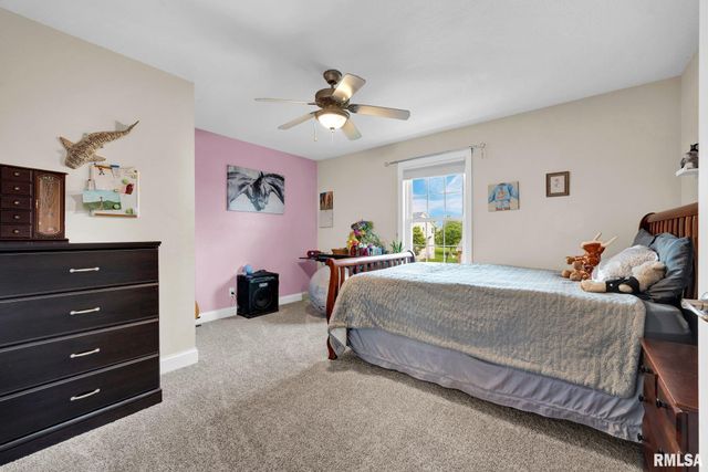 1020 GREENBRIER Lane, Washington, IL 61571