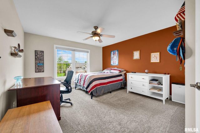 1020 GREENBRIER Lane, Washington, IL 61571
