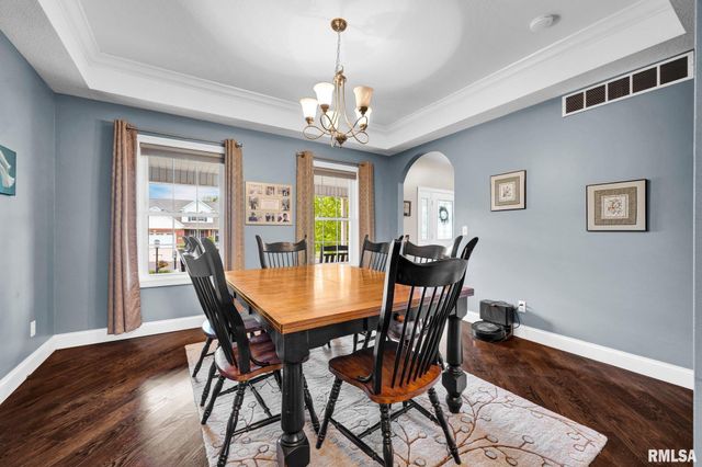 1020 GREENBRIER Lane, Washington, IL 61571