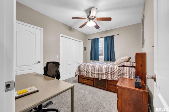 1020 GREENBRIER Lane, Washington, IL 61571