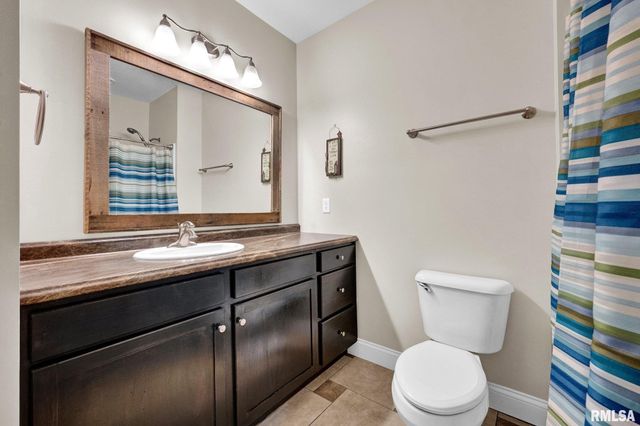 1020 GREENBRIER Lane, Washington, IL 61571