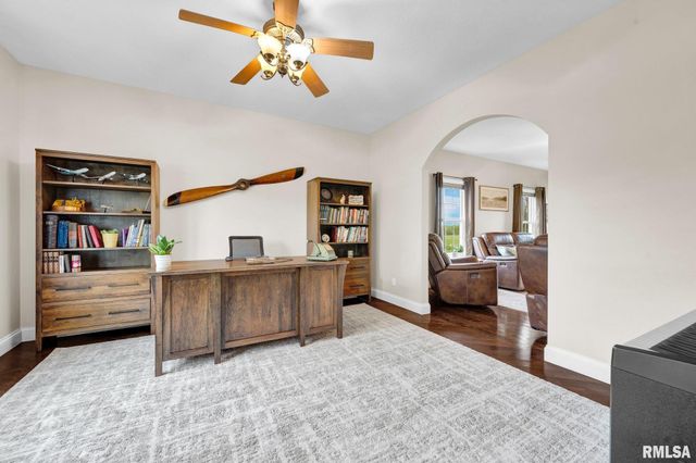 1020 GREENBRIER Lane, Washington, IL 61571