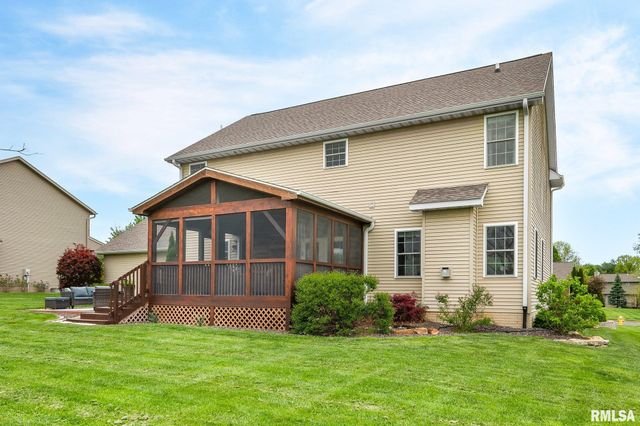1020 GREENBRIER Lane, Washington, IL 61571