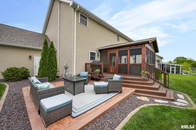 1020 GREENBRIER Lane, Washington, IL 61571
