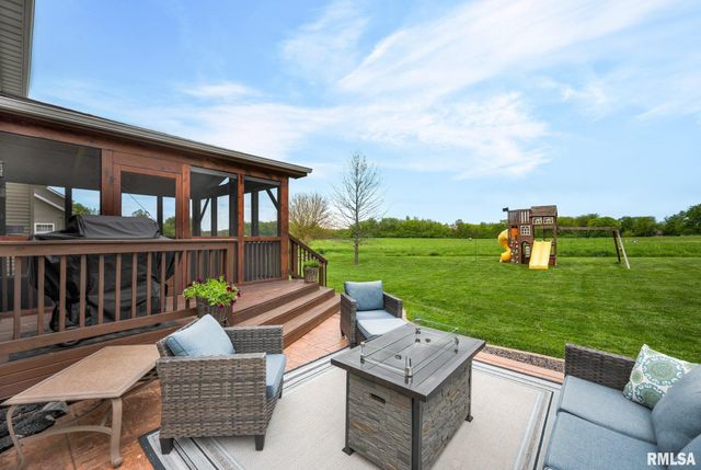 1020 GREENBRIER Lane, Washington, IL 61571