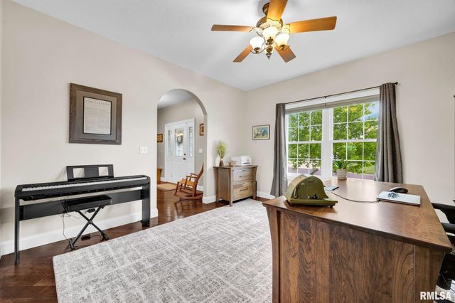 1020 GREENBRIER Lane, Washington, IL 61571