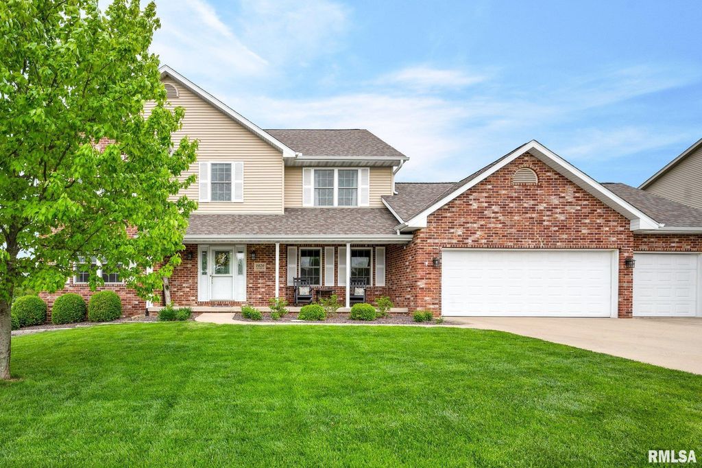 1020 GREENBRIER Lane, Washington, IL 61571
