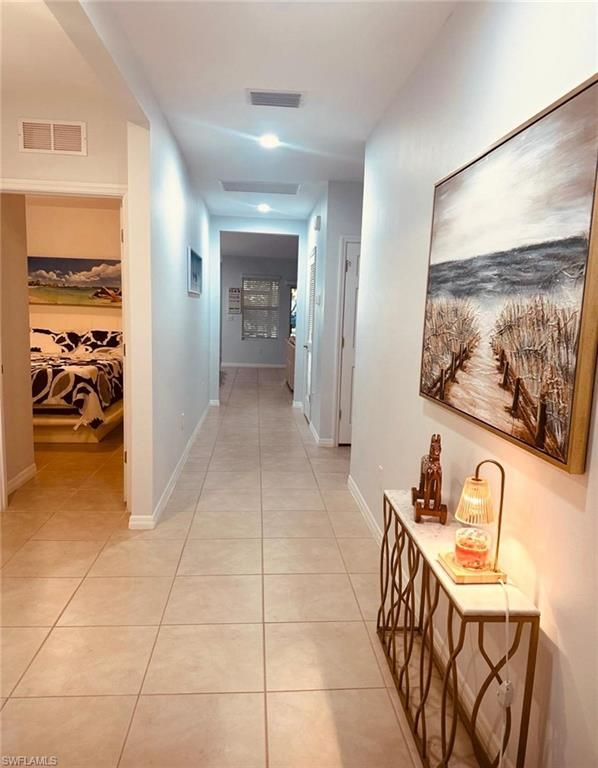Image 2 of property listing at 932 SW 7th AVE, Cape Coral, FL 33991