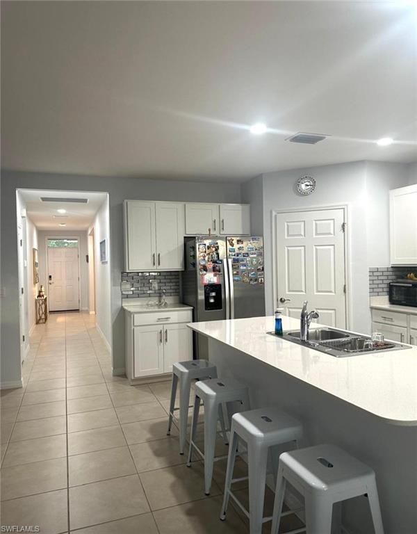 Image 3 of property listing at 932 SW 7th AVE, Cape Coral, FL 33991