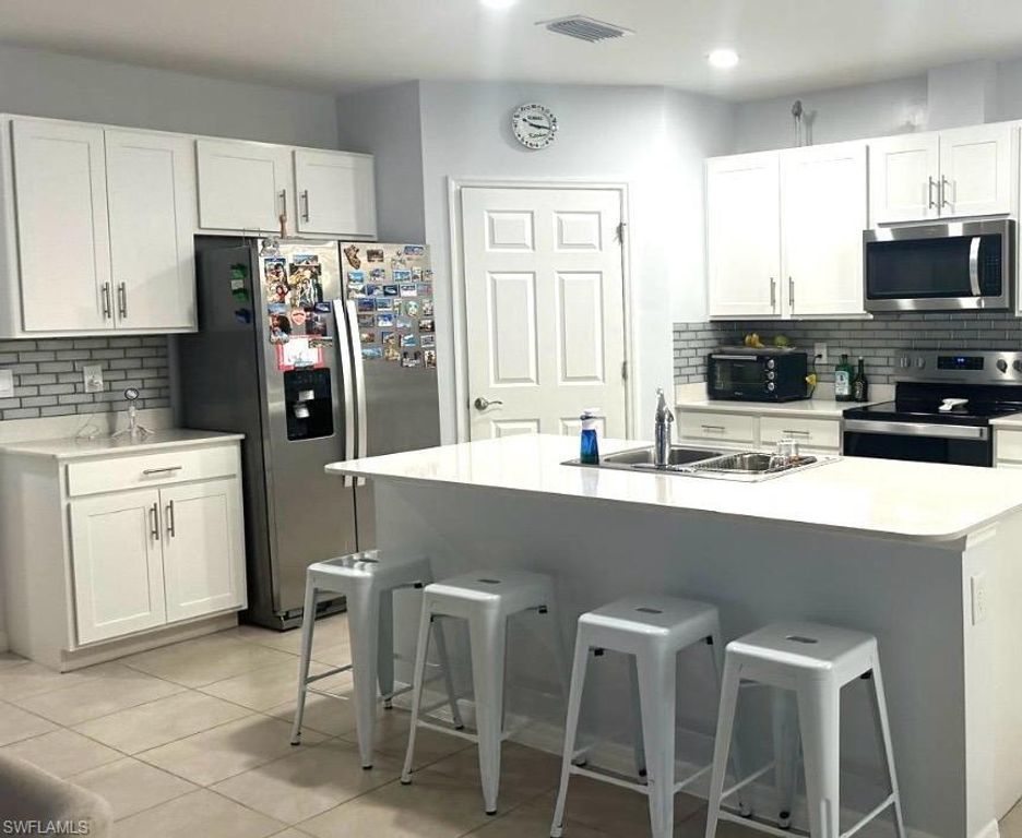 Image 5 of property listing at 932 SW 7th AVE, Cape Coral, FL 33991