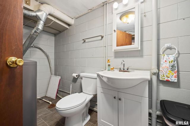 1111 S MESA Drive, Peoria, IL 61607