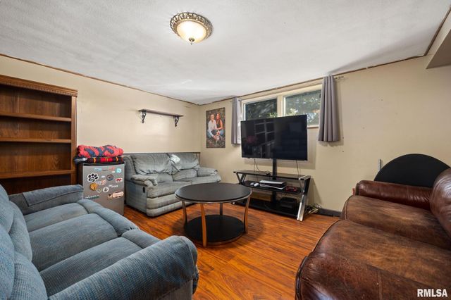 1111 S MESA Drive, Peoria, IL 61607