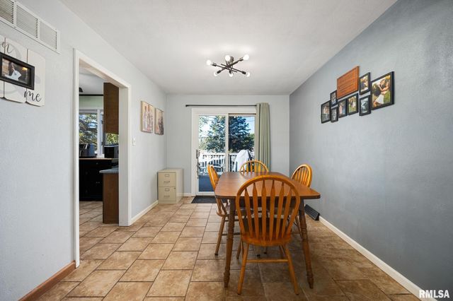 1111 S MESA Drive, Peoria, IL 61607