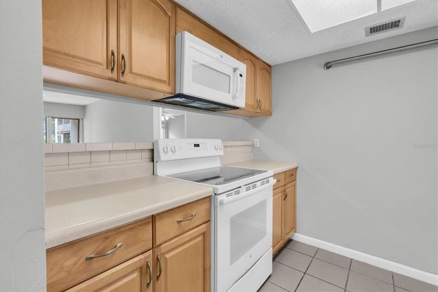 675 99TH AVENUE N 102, St Petersburg, FL 33702