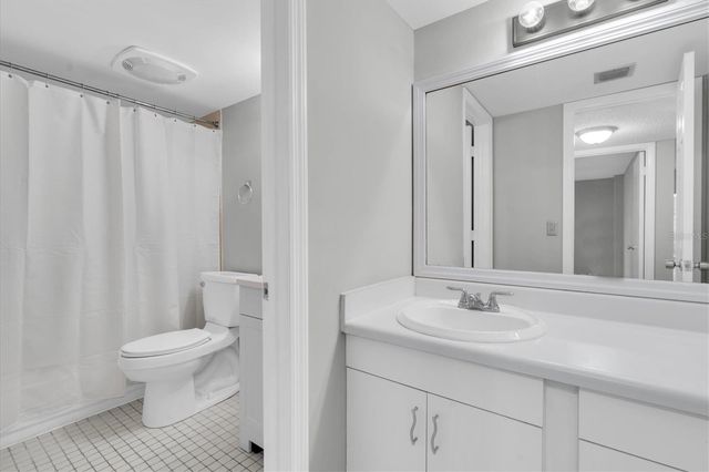 675 99TH AVENUE N 102, St Petersburg, FL 33702