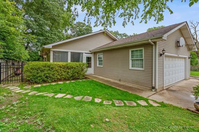 34439 N Hickory Lane, Round Lake, IL 60073