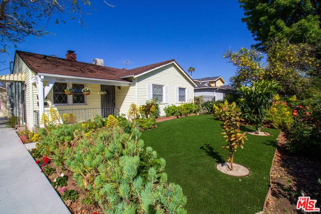 7465 N Forbes Avenue, Lake Balboa, CA 91406