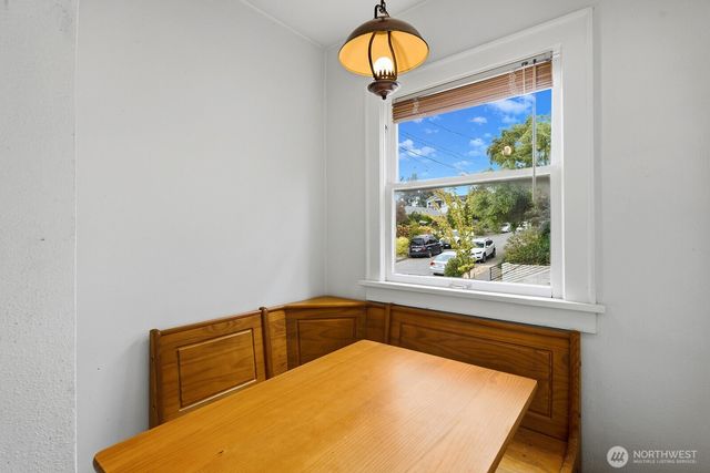 102 N 41st Street, Seattle, WA 98103