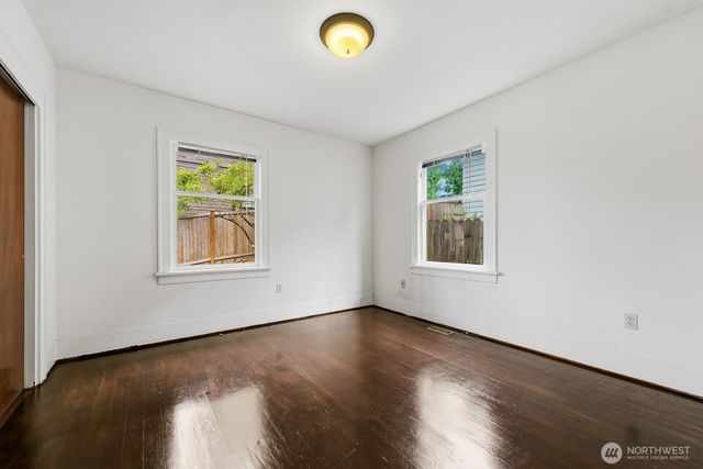 102 N 41st Street, Seattle, WA 98103