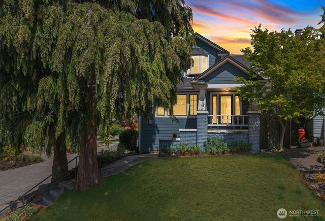 102 N 41st Street, Seattle, WA 98103