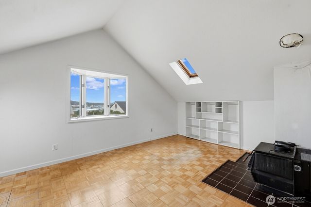 102 N 41st Street, Seattle, WA 98103