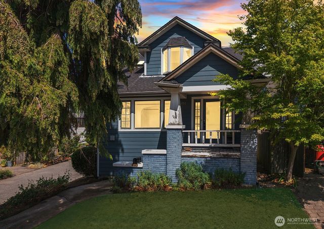 102 N 41st Street, Seattle, WA 98103