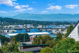 102 N 41st Street, Seattle, WA 98103