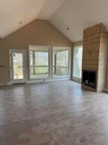 1907 N Lake Lane, Nixa, MO 65714