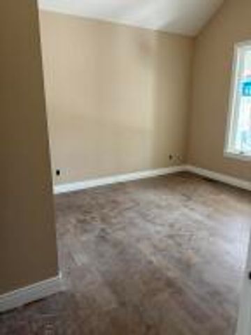 1907 N Lake Lane, Nixa, MO 65714