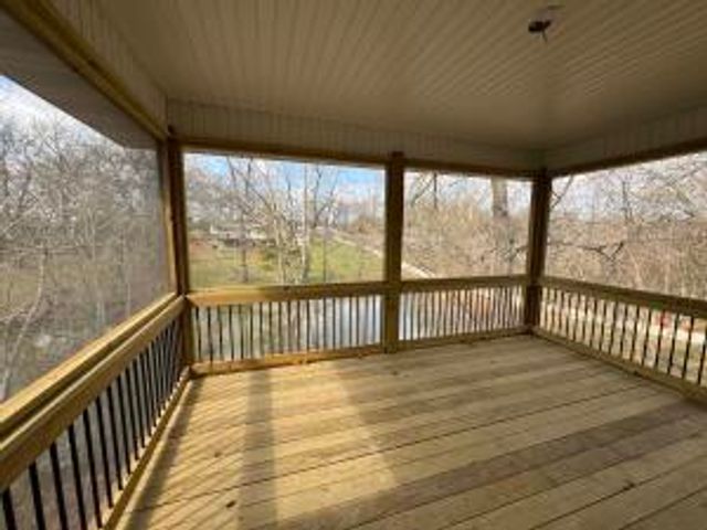 1907 N Lake Lane, Nixa, MO 65714