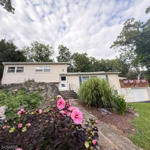 19 Lakeside Dr, Vernon Twp., NJ 07461