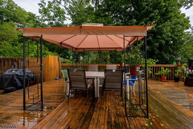 19 Lakeside Dr, Vernon Twp., NJ 07461