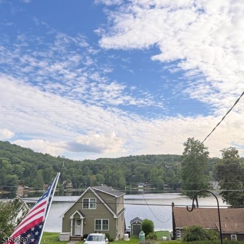 19 Lakeside Dr, Vernon Twp., NJ 07461