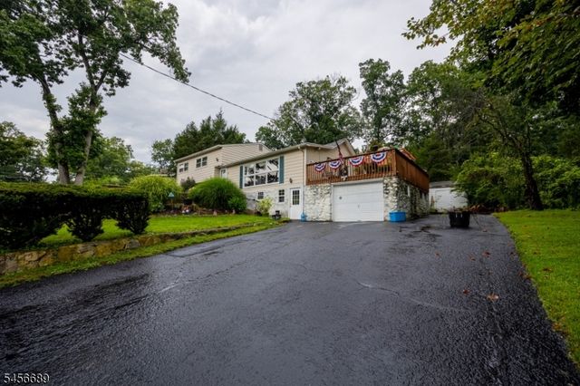19 Lakeside Dr, Vernon Twp., NJ 07461