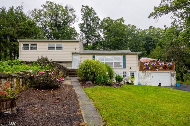 19 Lakeside Dr, Vernon Twp., NJ 07461