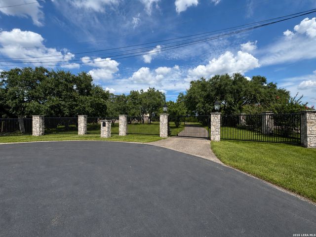 7910 Triple Crown, Boerne, TX 78015