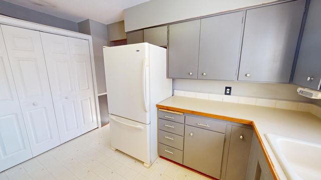 131 4th Place SE, Glenville, MN 56036