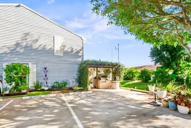 11894 Brier Patch Court, Wellington, FL 33414