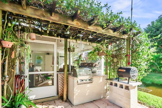 11894 Brier Patch Court, Wellington, FL 33414