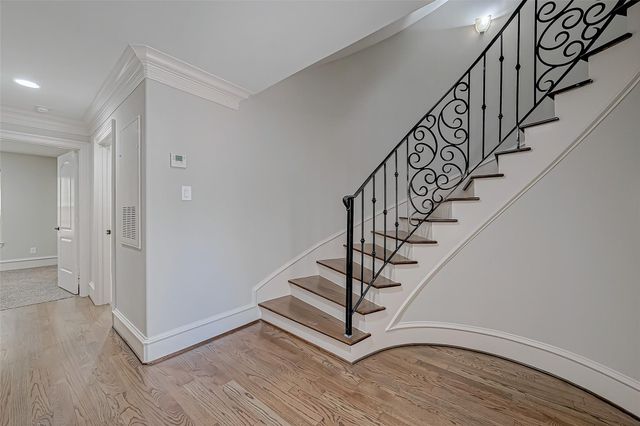 5226 Kiam Street 1002, Houston, TX 77007