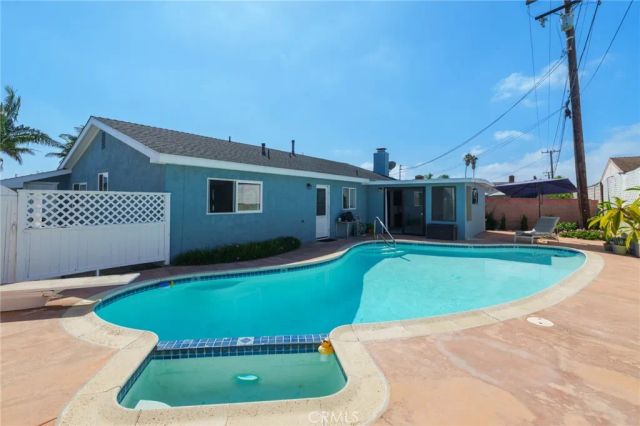 16281 Saratoga Lane, Huntington Beach, CA 92649