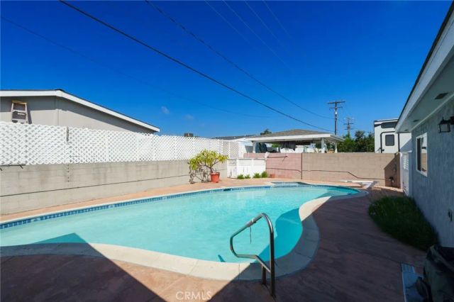 16281 Saratoga Lane, Huntington Beach, CA 92649