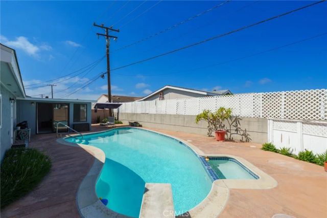 16281 Saratoga Lane, Huntington Beach, CA 92649