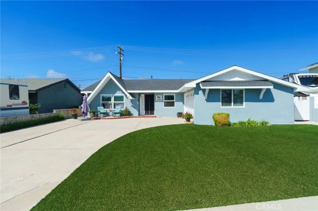16281 Saratoga Lane, Huntington Beach, CA 92649