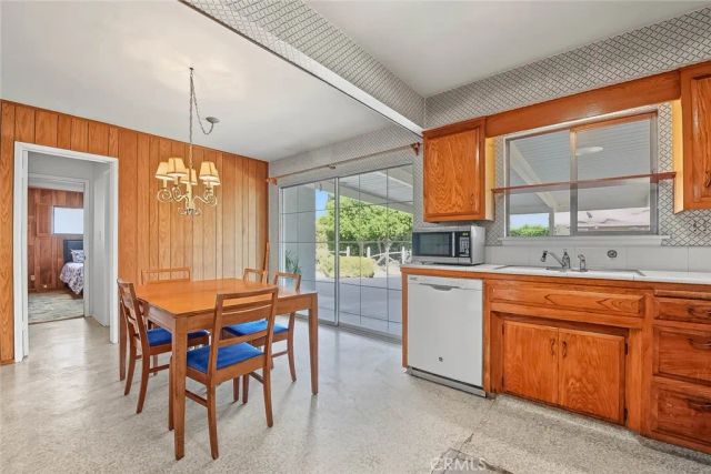 2122 Saticoy, Pomona, CA 91767