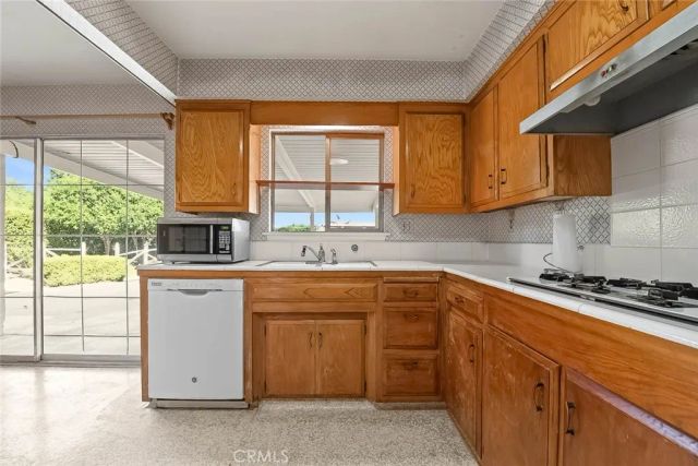 2122 Saticoy, Pomona, CA 91767
