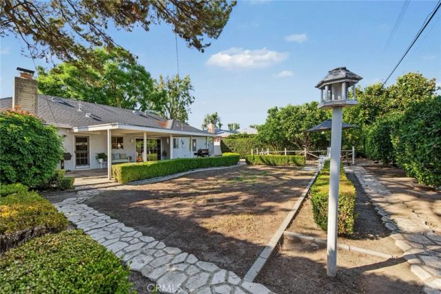 2122 Saticoy, Pomona, CA 91767