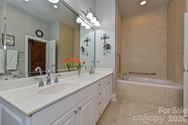 6327 Kiftsgate Court, Charlotte, NC 28226