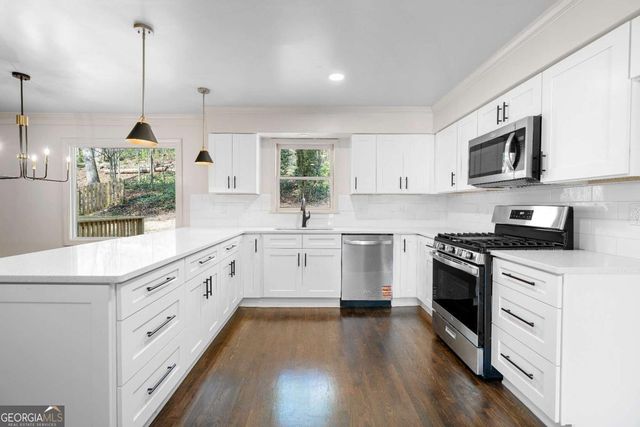 490 Guilford Circle, Marietta, GA 30068