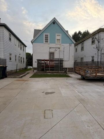 1954 S 69th STREET, West Allis, WI 53219